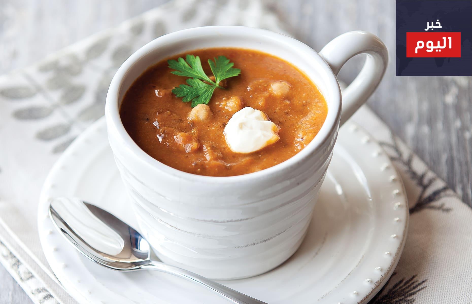 شوربة العدس الأحمر والحمص والفلفل الحار - Red lentil, chickpea & chilli soup