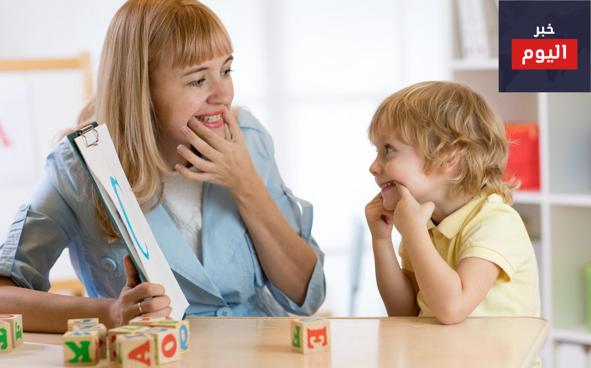 كيف أعلم طفلي الكلام وطرق تشجيع الاطفال على الكلام حسب المراحل العمرية