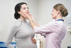 تأثير اضطرابات الغدة الدرقية على الحامل والجنين