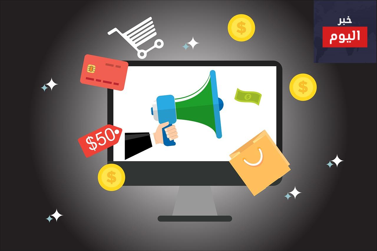 تحليل وتقييم تأثير التسويق الإبداعي على استراتيجيات التسويق للشركات. E-commerce-shopping-online-3406613