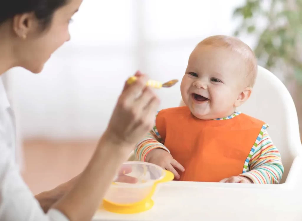 دليل تغذية مولودك شهر بشهر برعاية هيروبيبي : الشهر السابع