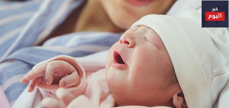 هل يمكن إعطاء الطفل الجلوكوز في الساعات الأولى بعد الولادة؟