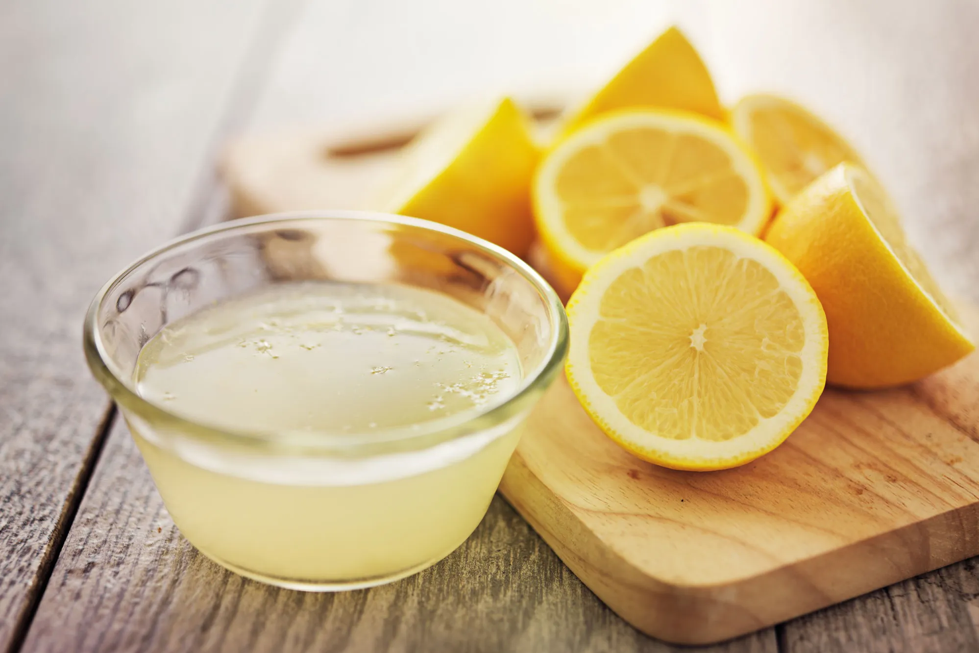 الطب الحديث يكشف عن فوائد الليمون