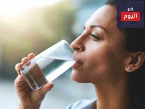 شرب الماء يقي من البدانة والسكر