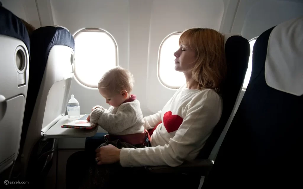 كيف تخففي آلام أذني الطفل على الطائرة