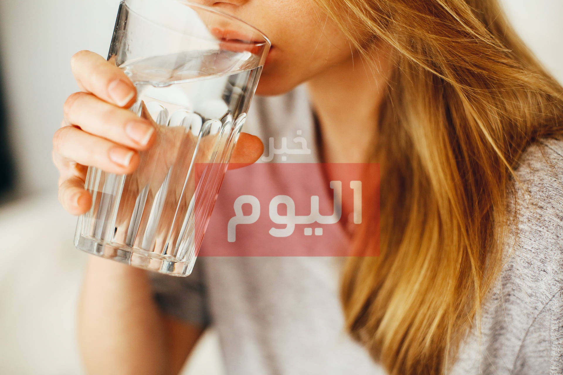 طريقة شرب الماء الصحيحة