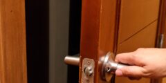 طريقة فتح قفل باب